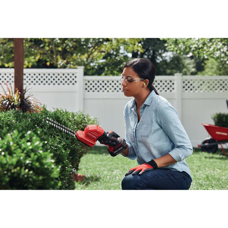 CRAFTSMAN V20* Cordless 2-in-1 8-Inch Hedge Trimmer and 4-Inch Grass Shear Kit with 1.5 Ah Battery and Charger - Reconditioned