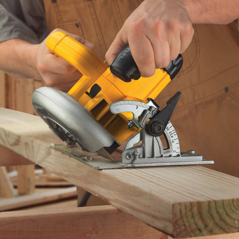 DEWALT 7-1/4-Inch Circular Saw, Lightweight, Corded - Reconditioned