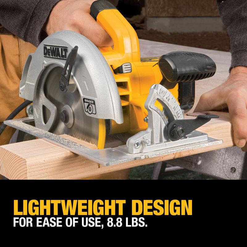 DEWALT 7-1/4 in. Lightweight Circular Saw With Contractor Bag (Tool Only) - Reconditioned